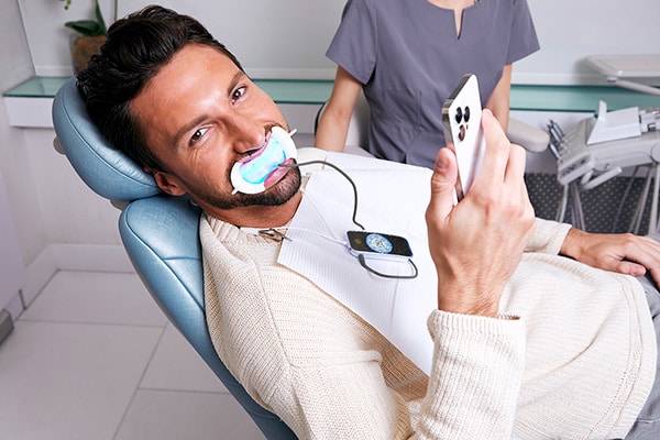 Before and After Image of Whitened Teeth